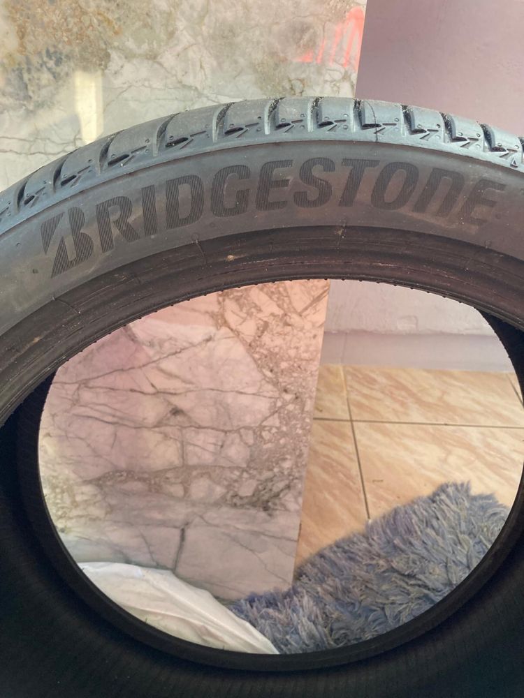 Opony Bridgestone 245/40 R19