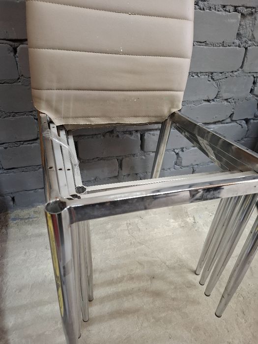 Кухонні стільці під відновлення. Основа ціла. Ціна за 4 шт.