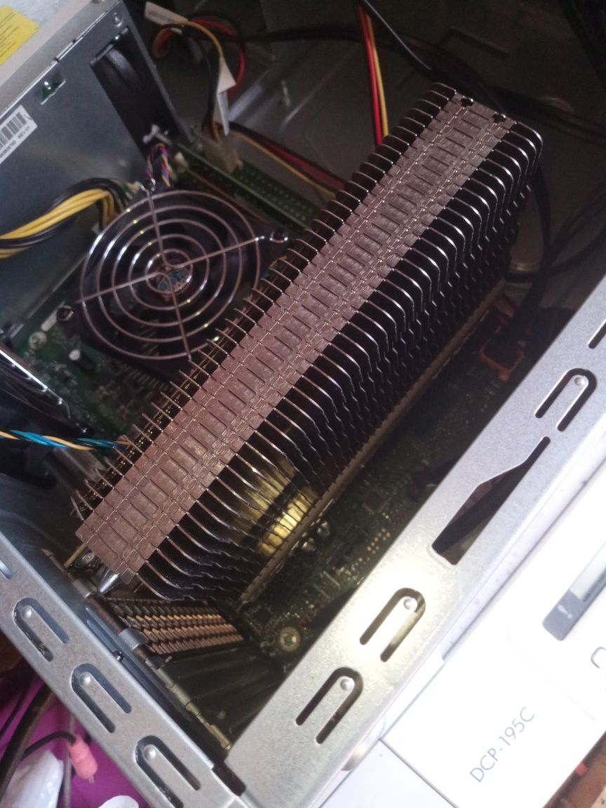 Sprzedam GTX 1050 Ti pasywna karta zero wiatraków Hałasu polecam:)