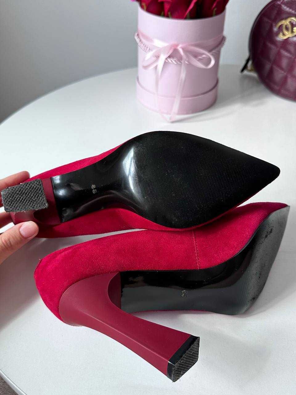 Buty damskie na obcasie