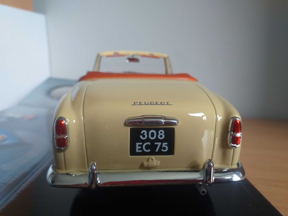 модели 1.18 Solido - Peugeot 403 1961
