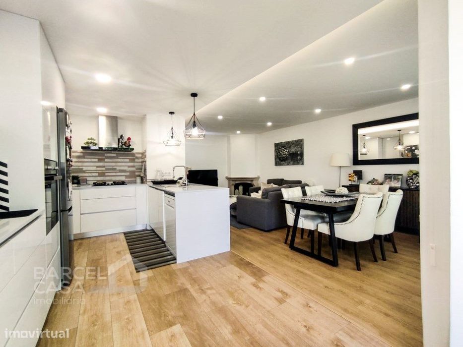 T3 Totalmente Renovado, Equipado e com Varanda, à Entrada da Cidade...