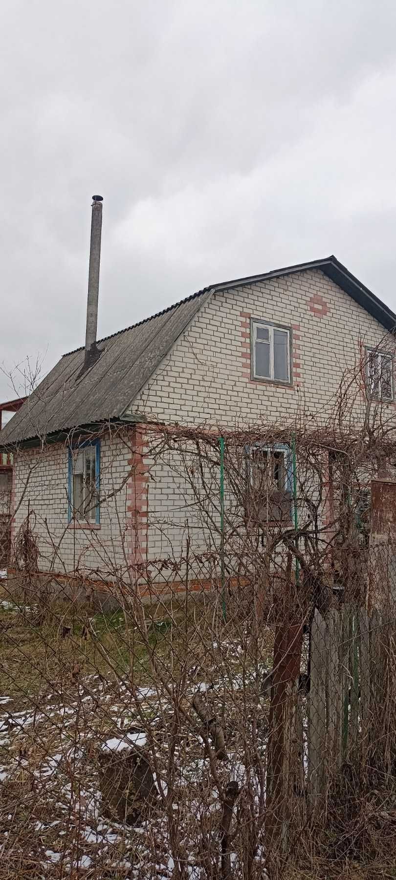 Цегляна дача з грубою та каміном у районі ЗАЗ