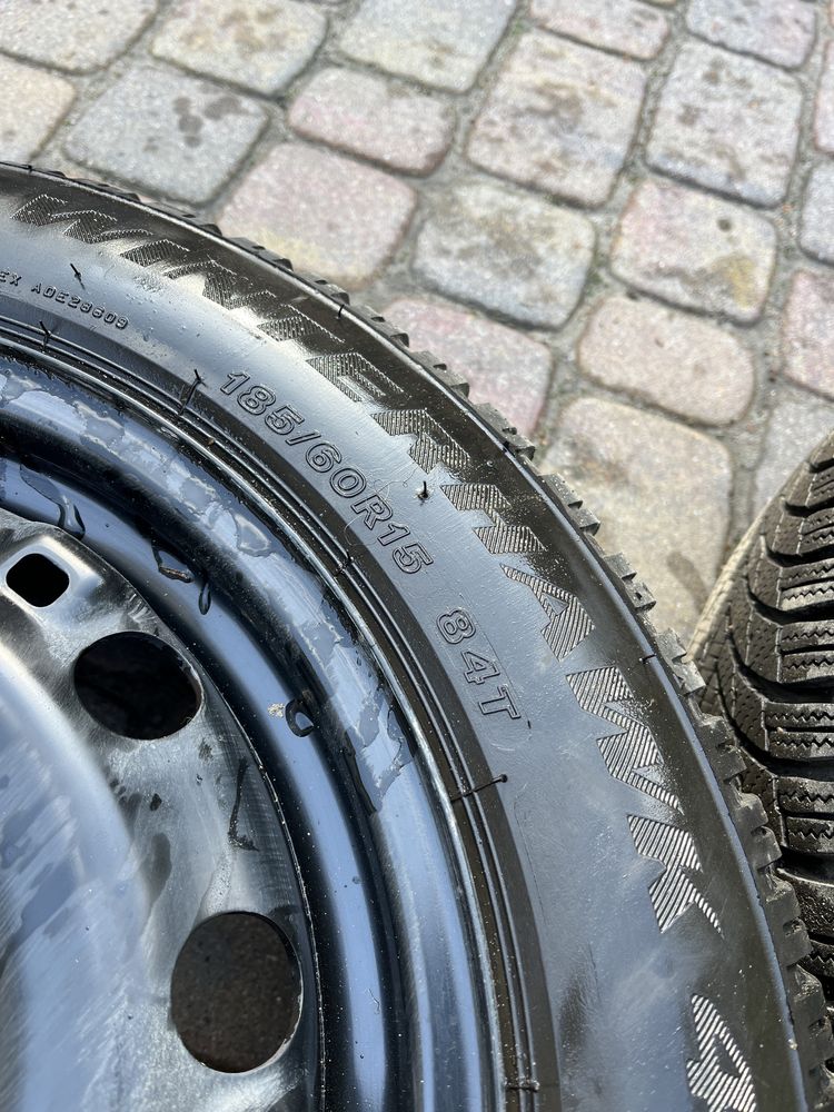 Opony zimowe Firestone Winterhawk 4 185/60 R15 + felgi 5x100 jak nowe