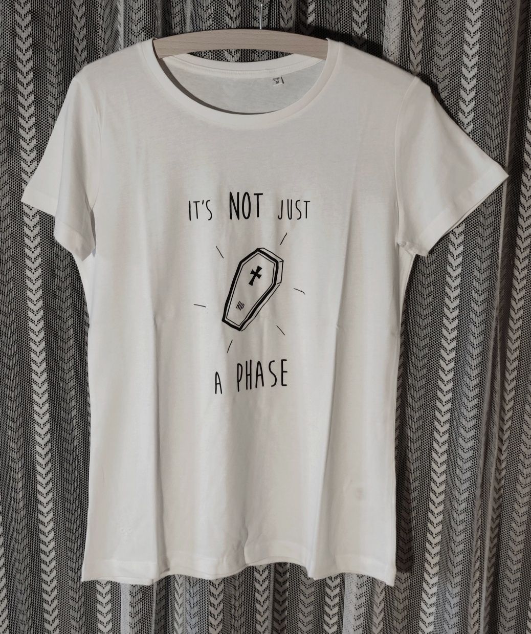 T-shirts  "Não Era Apenas Uma Fase" brancas mulher