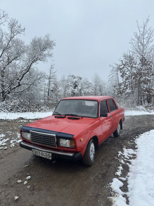 Автомобіль Ваз 2107