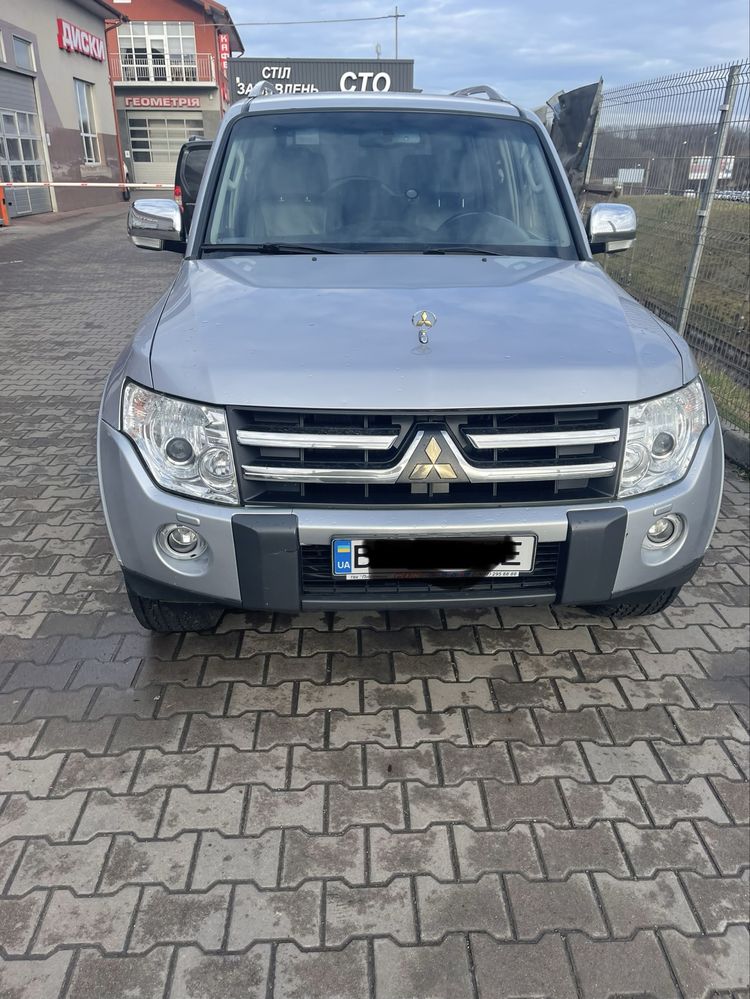 Mitsubishi Pagero wagon 4 3.2 дизель