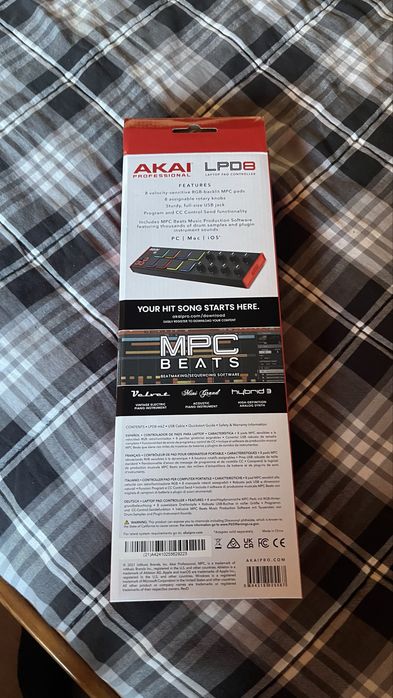 Akai LPD8.