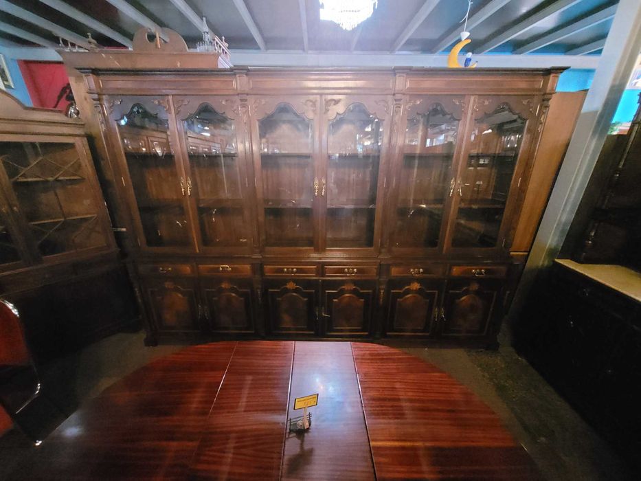 Enormíssimo móvel de sala ou escritório - Muito bom estado geral