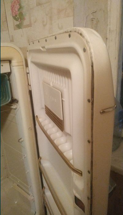 Продам холодильник, срачно