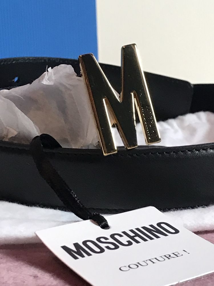 Pasek Moschino czarny, skóra zlota klamra , 44 = 103 cm