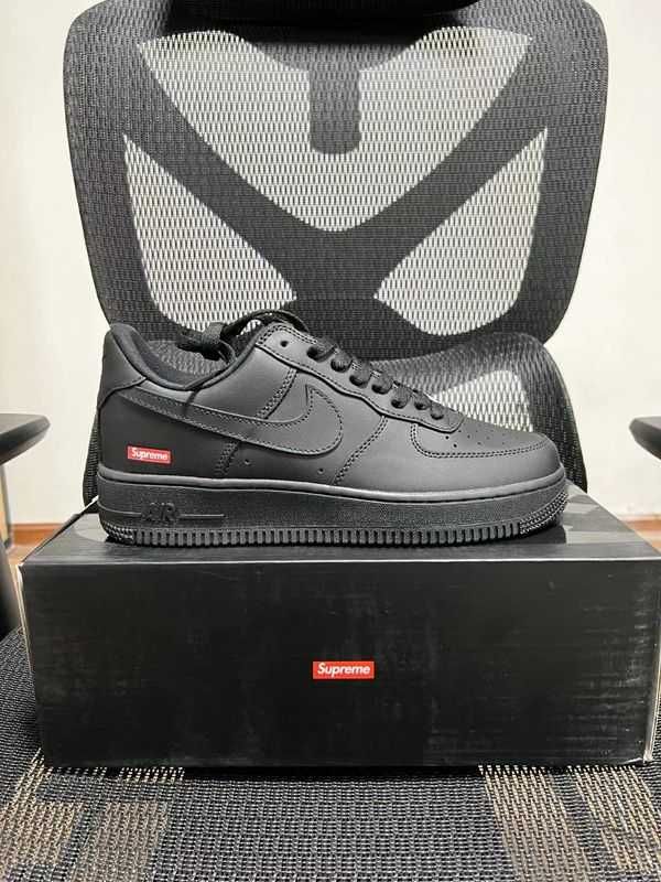 Spot/Polska lokalny -- Nike Air Force 1 Low Supreme Black R. 40