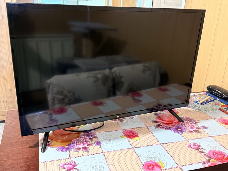 Telewizor MI Xaomi HD (idealny stan)