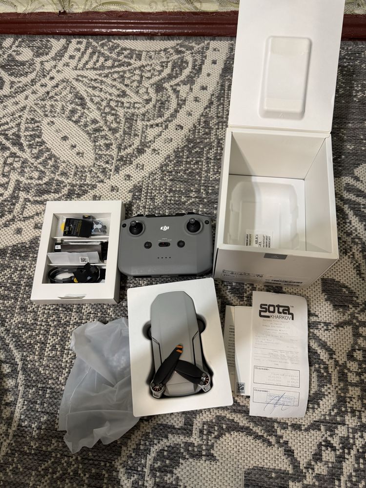 Квадрокоптер DJI Mini 2