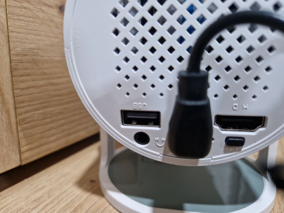 Projector de cinema HD.  Novo