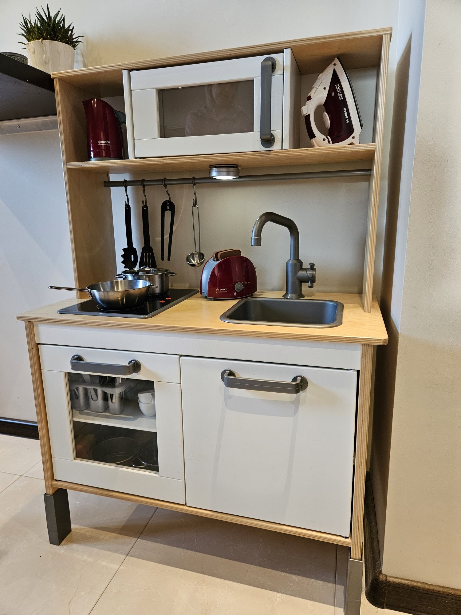 Kuchnia ikea z wyposażeniem Bosch