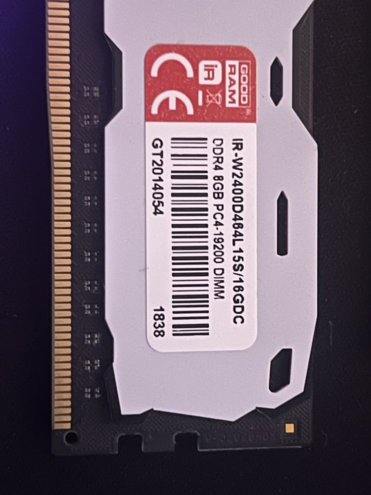 Оперативна памʼять DDR4 16Gb