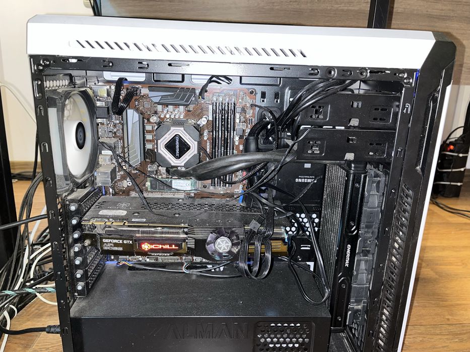 Gaming PC i7-8700K GTX1080Ti 32GB RAM SSD HDD 650W