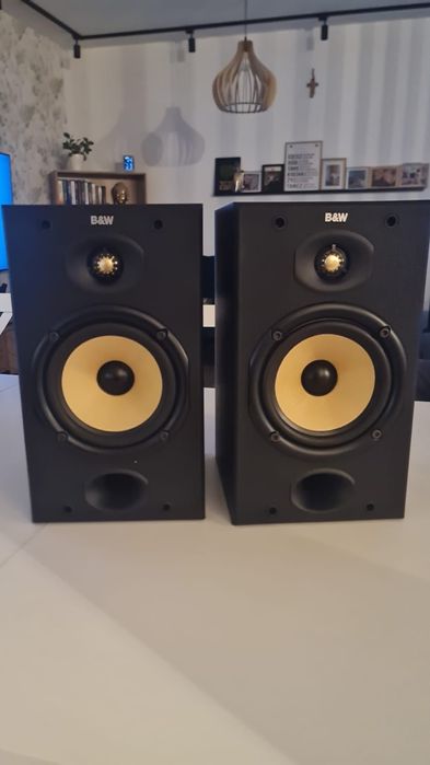 Kolumny podstawkowe B&W DM 601