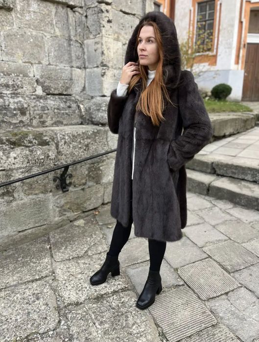 Натуральна Норкова шуба довжина 100 см