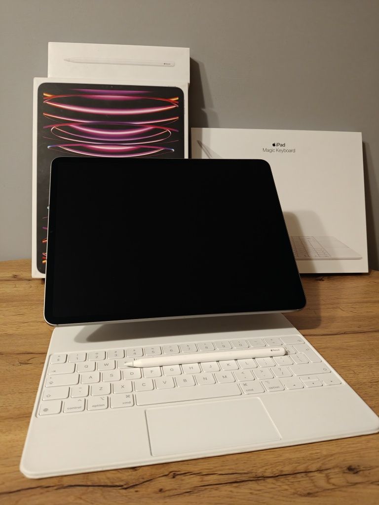 Zestaw iPad Pro 12,9" (6gen.) 512Gb Cellular + Magic Kaybord + Pencil