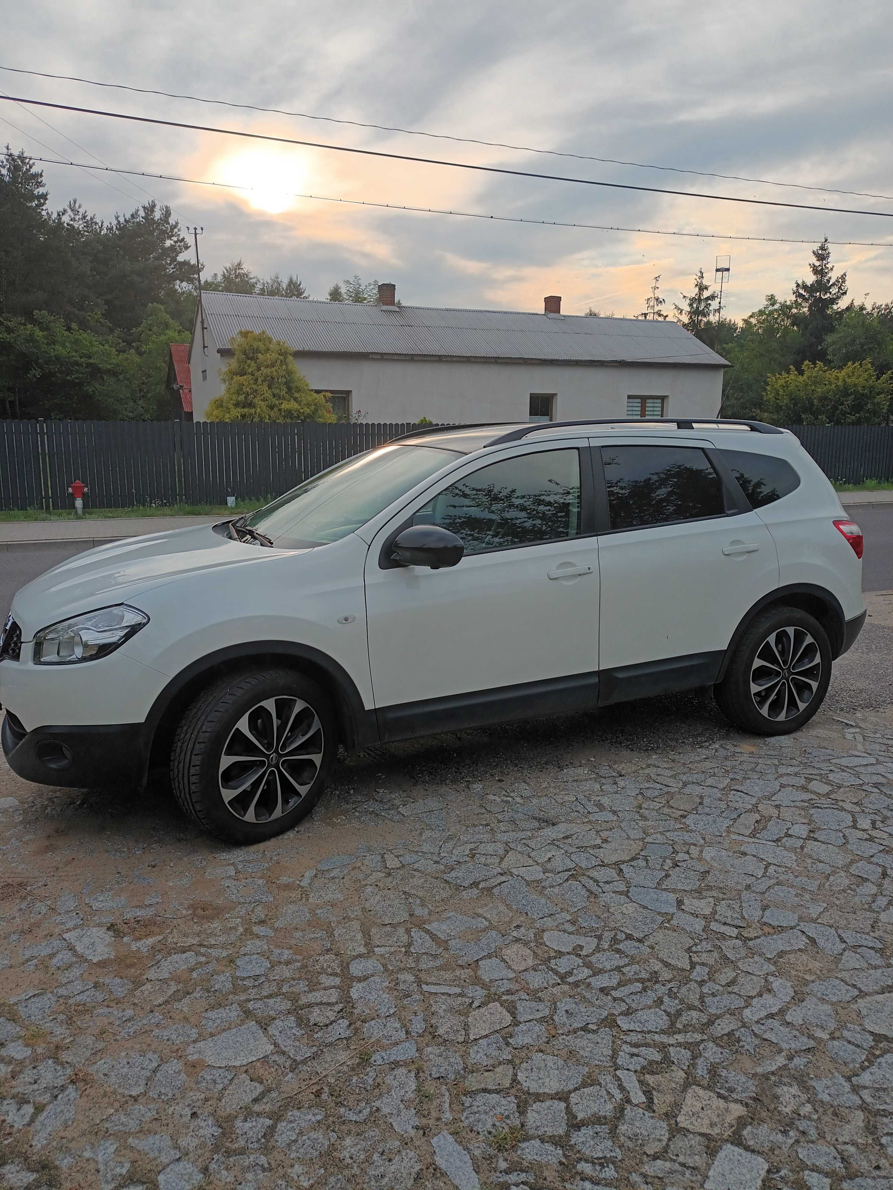 NISSAN QASHQAI+2 /I właściciel w Kraju/Panorama Dach/ 2.0Benzyna/141KM