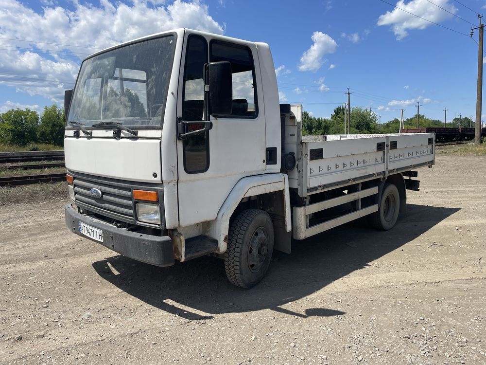 Ford cargo вантажний автомобіль