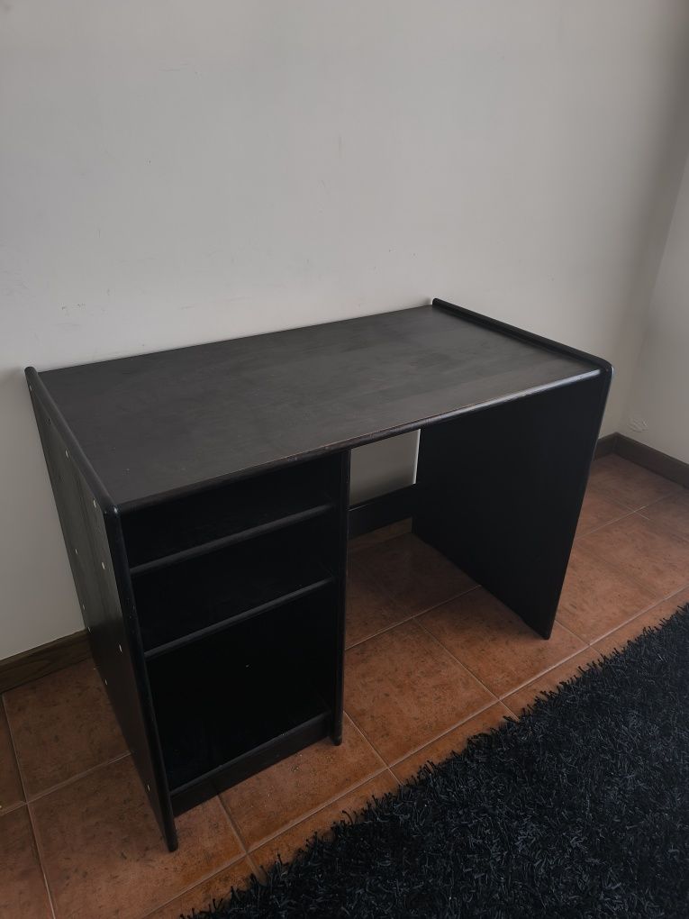 Secretaria preta