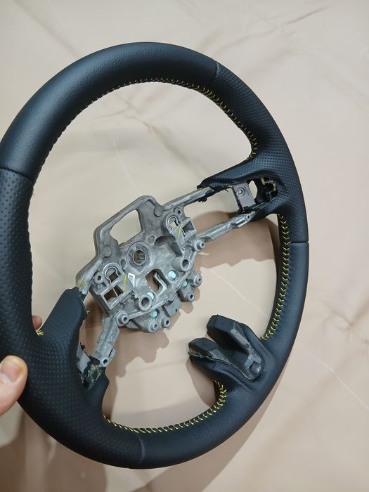 Продаю рулі на Форд Мустанг