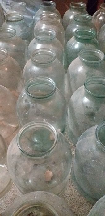 Банки,банка 3 литровая. 25 штук. Цена за все.