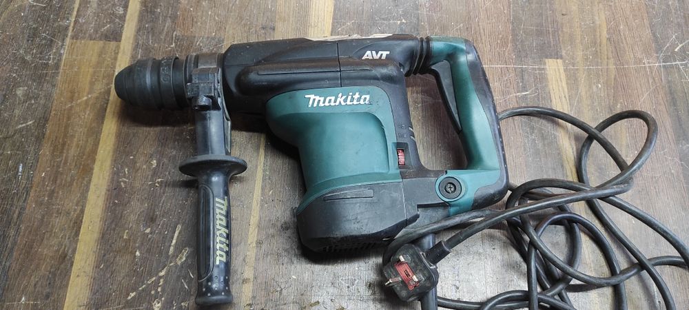 Продам перфоратор makita hr3210ftc оригінал