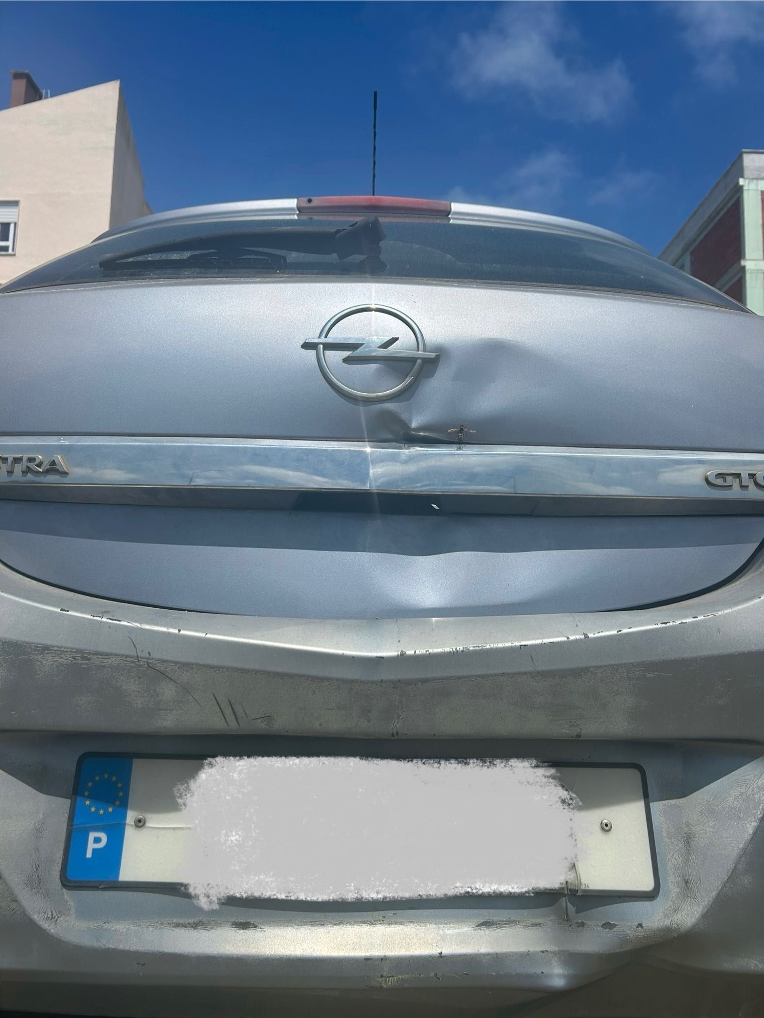 Opel Astra GTC 1.3 Motor avariado (para peças ou recuperação)