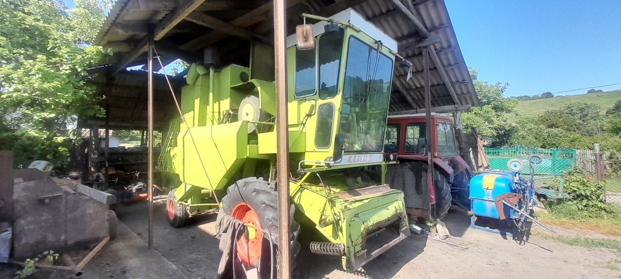Claas Dominator 85