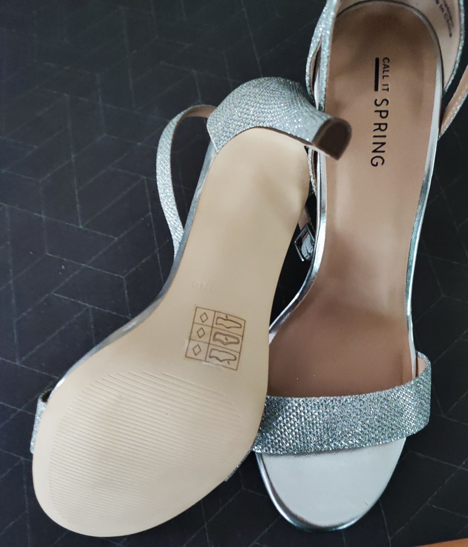 Nowe buty srebrne brokatowe sandały 41, na imprezy idealne