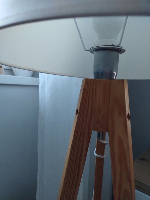 Stylowa lampa stojąca nocna do salonu pokoju