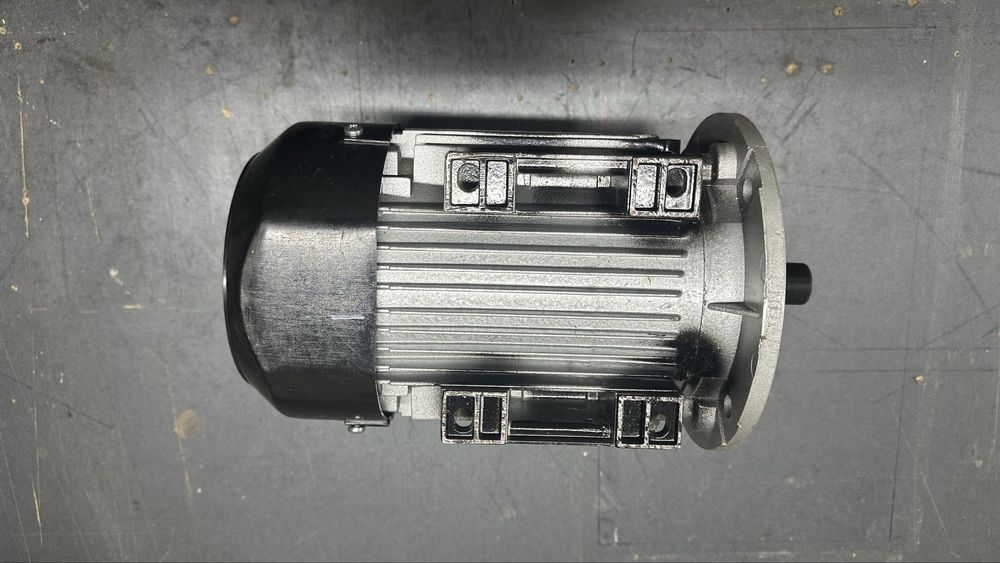 Продам електродвигун 1ф асинхронний