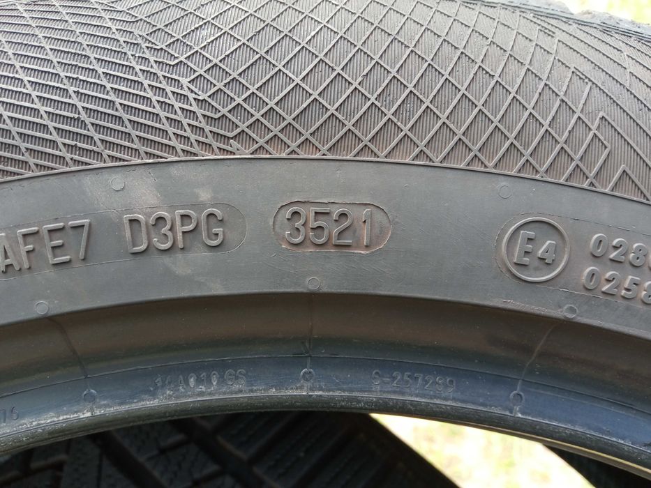 Opony zimowe Continental 235/55R19 105H cena za parę!!!