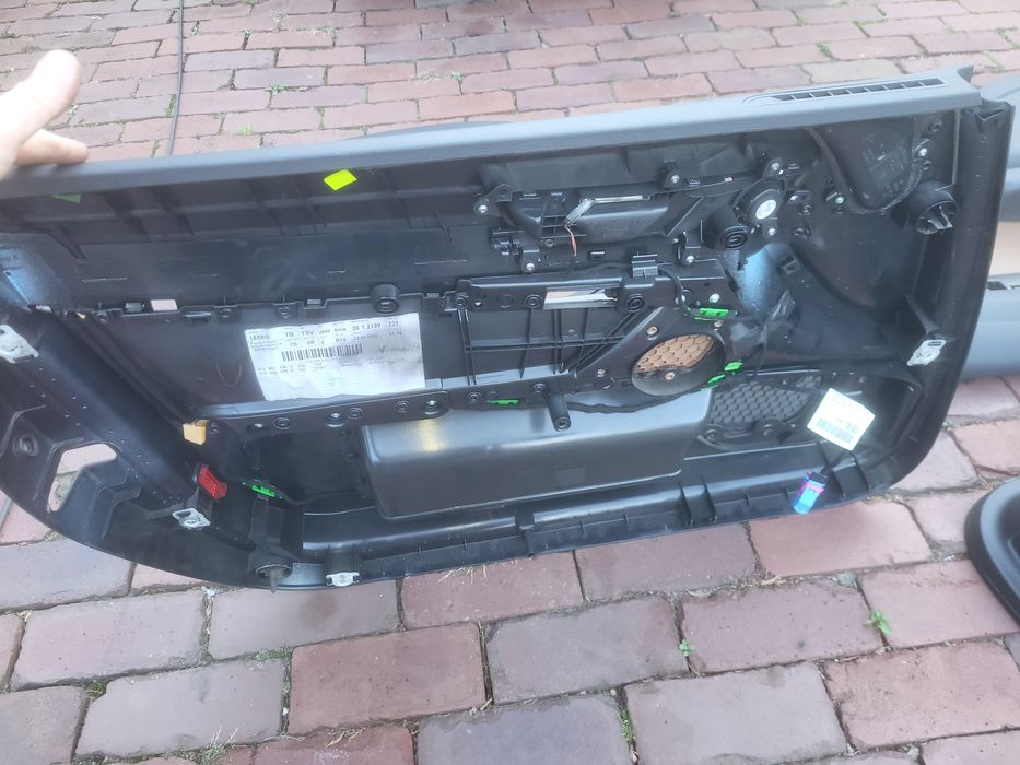Boczki tapicerka Audi A6 C6 4F