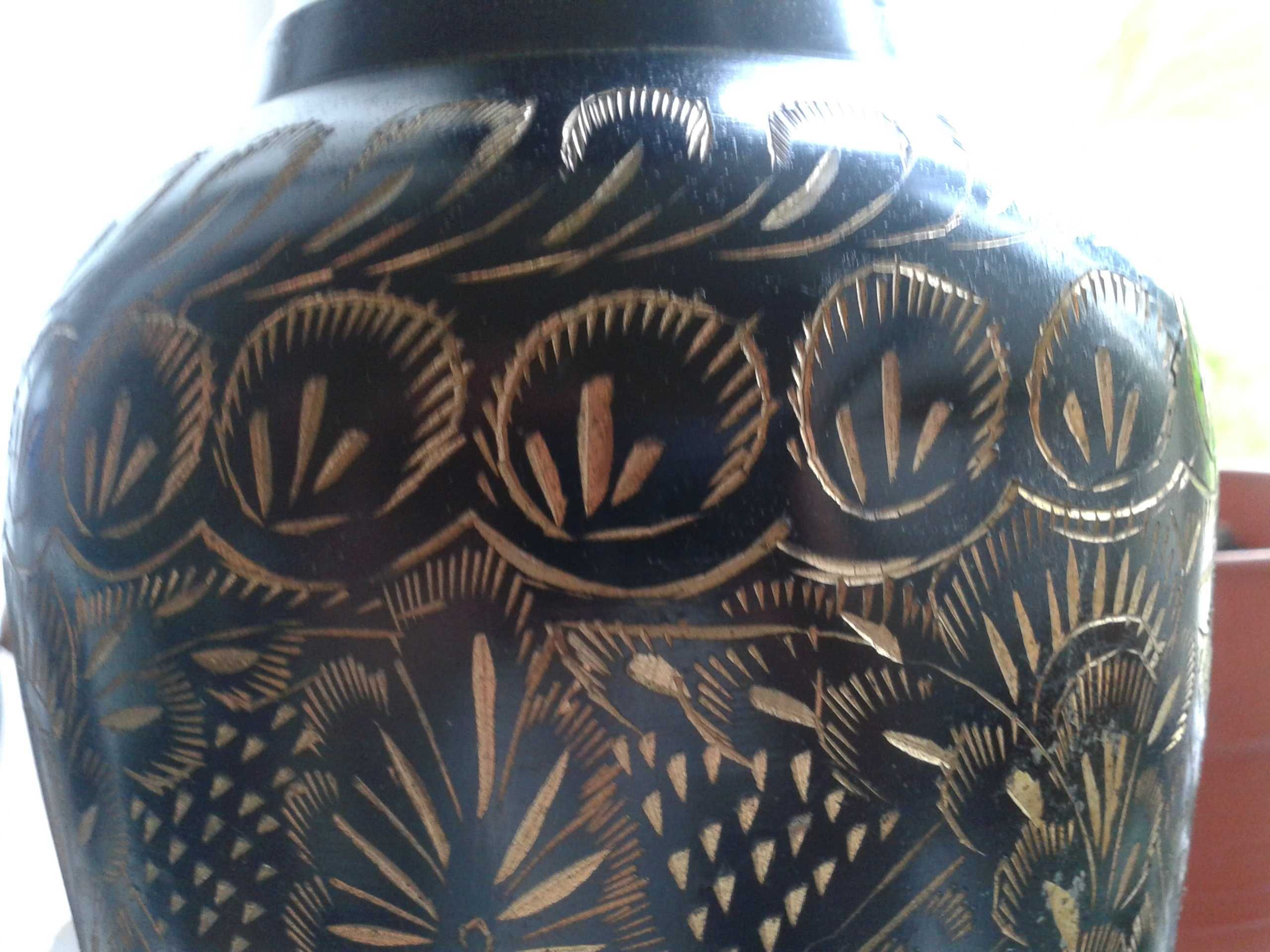 ндийскую латунную вазу( есть дефект)