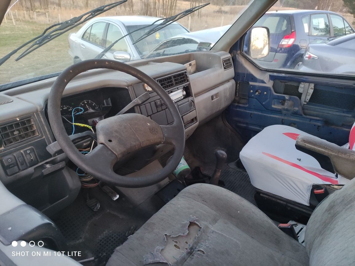 Volkswagen Transporter T4 1.9d na części