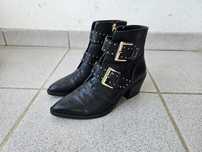 Botins da Stradivarius