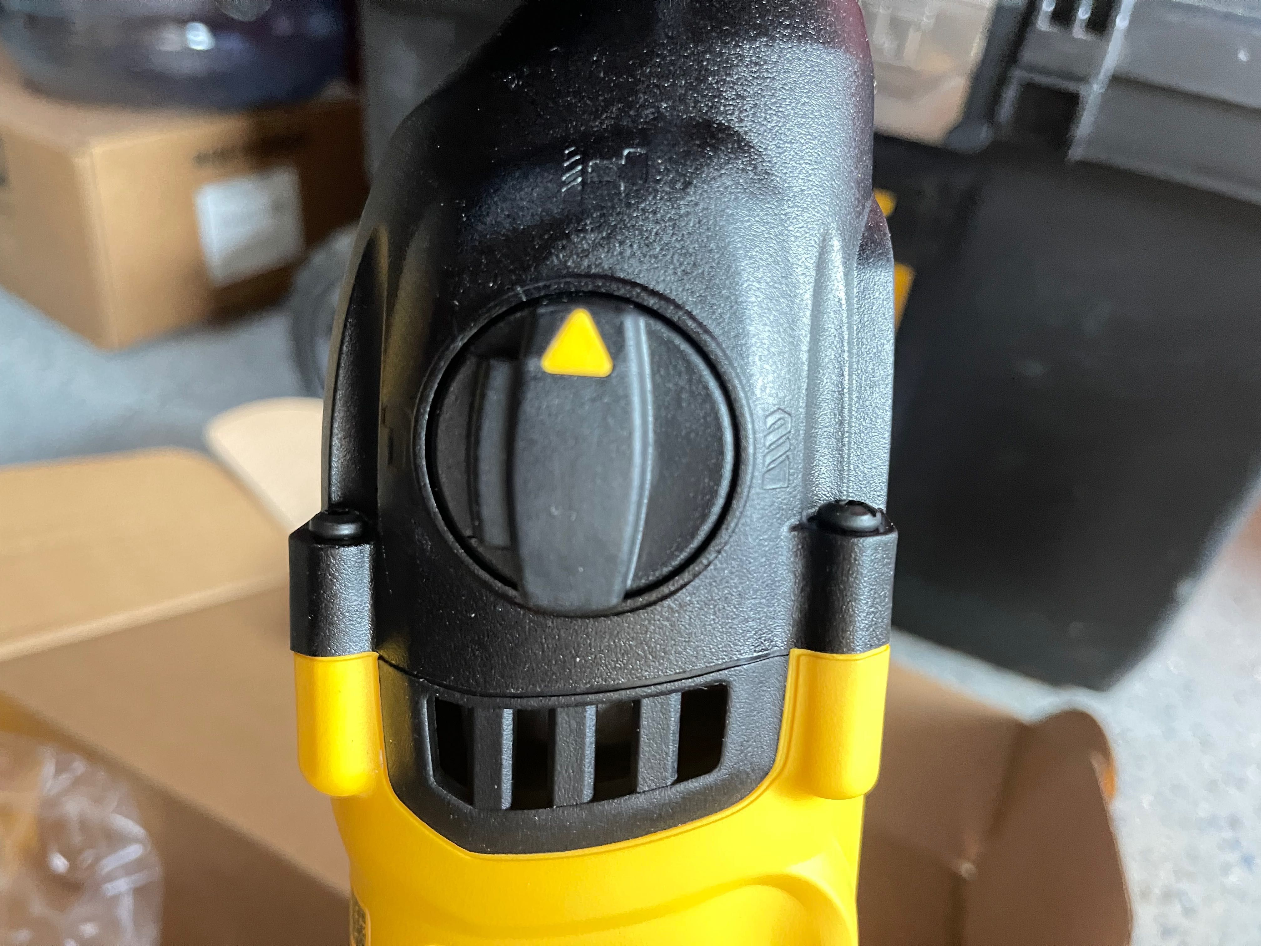 Dewalt      Torna