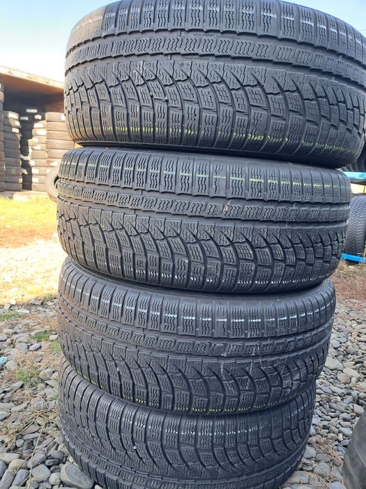 245 50 р 18  є  різні шини і розміра