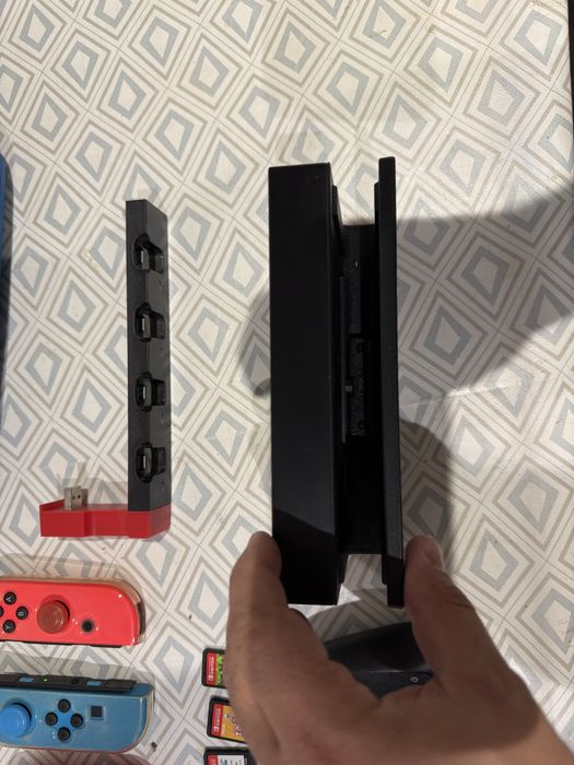 Nintendo Switch + Acessorios + Joycons Extra e 5 Jogos