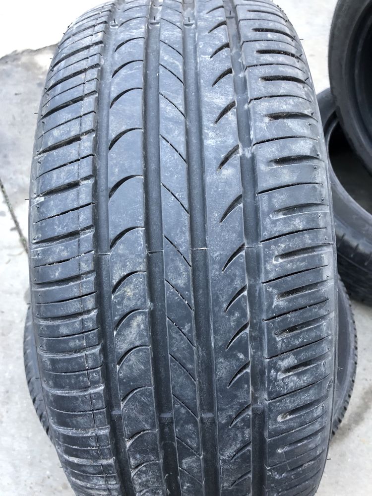 Komplet opon letnich 215/50 R 17 Vredestein + Eurorepar