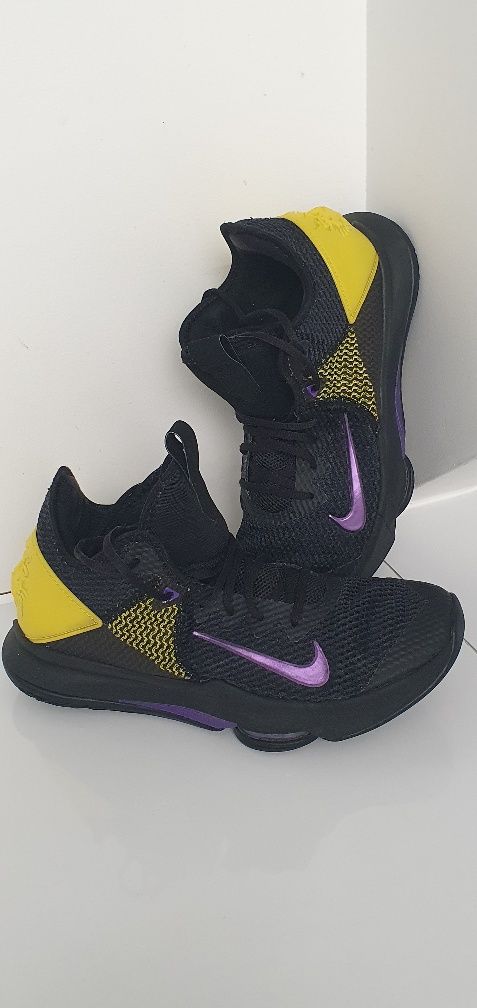Nike buty męskie Lebron witness rozmiar 44,5