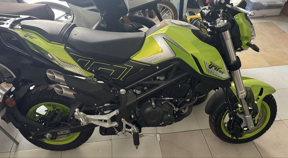 Benelli TNT 125 como nova