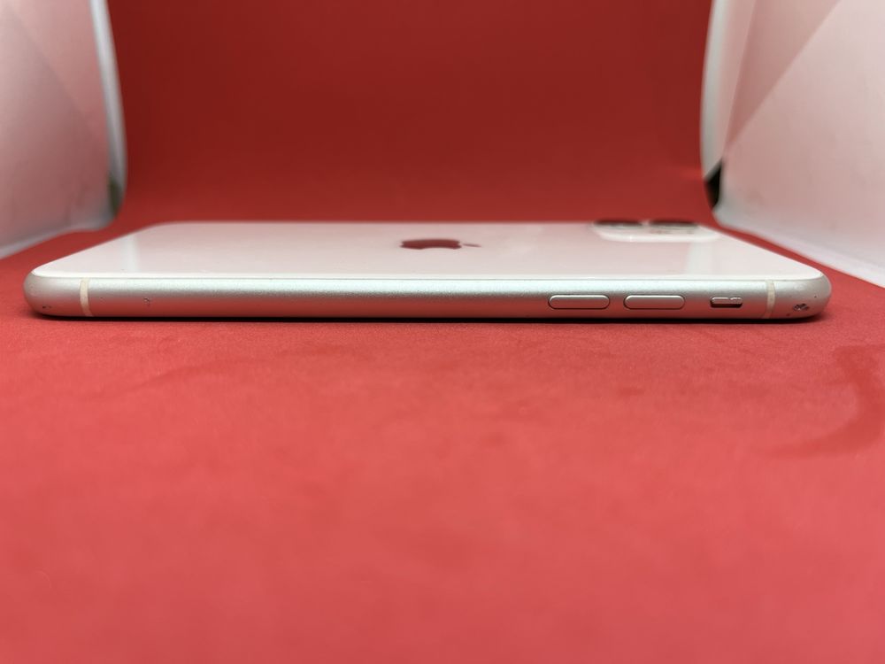 iPhone 11 branco - 64GBs