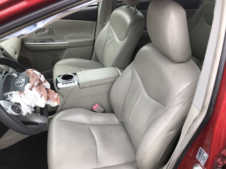 Fotele i boczki skóra Toyota prius plus