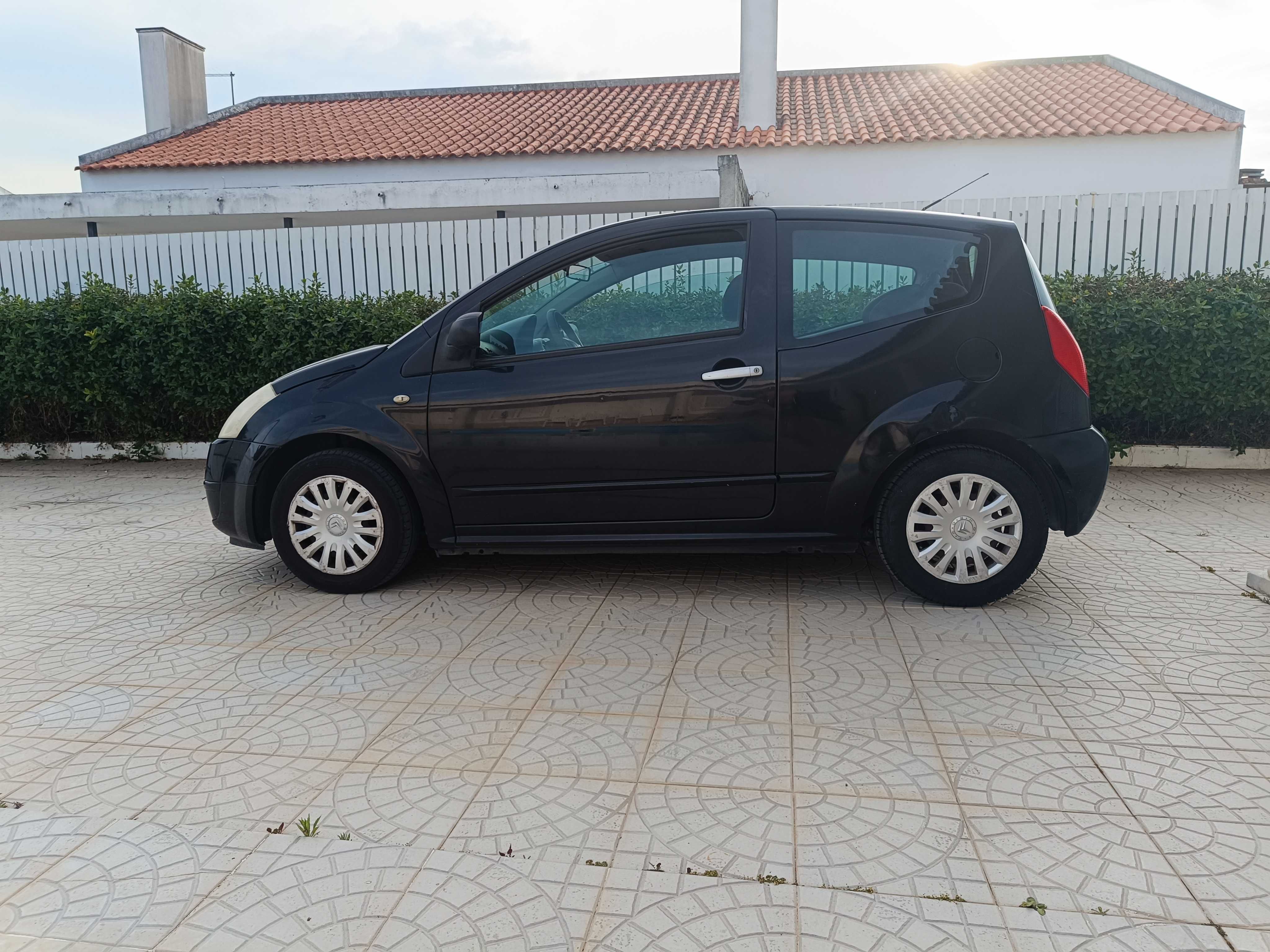 Citroën C2 1.1 com poucos km